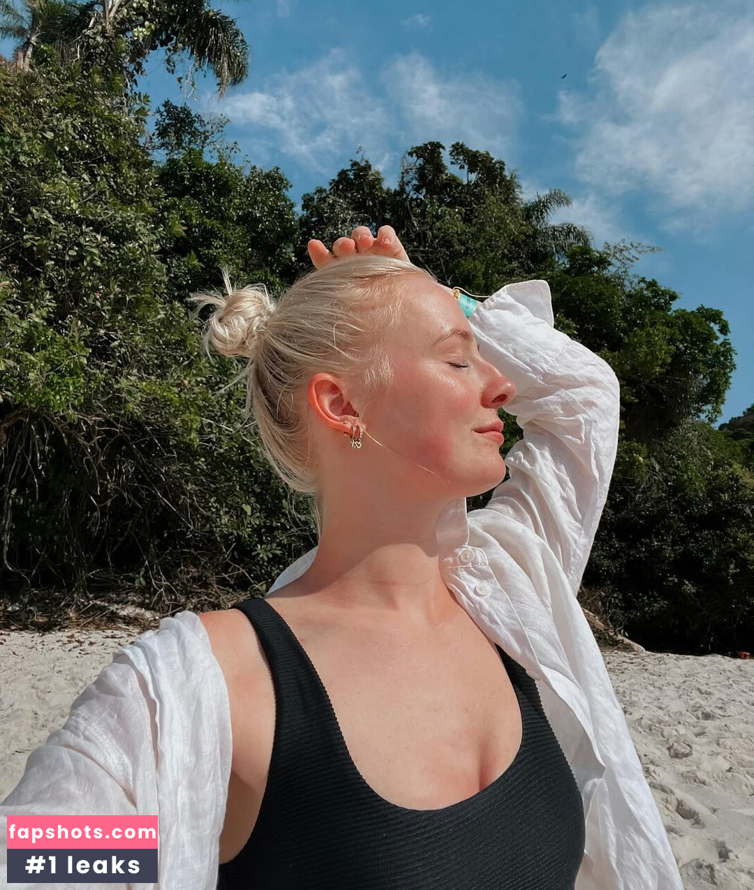 Nienke Helthuis gallery photo #28