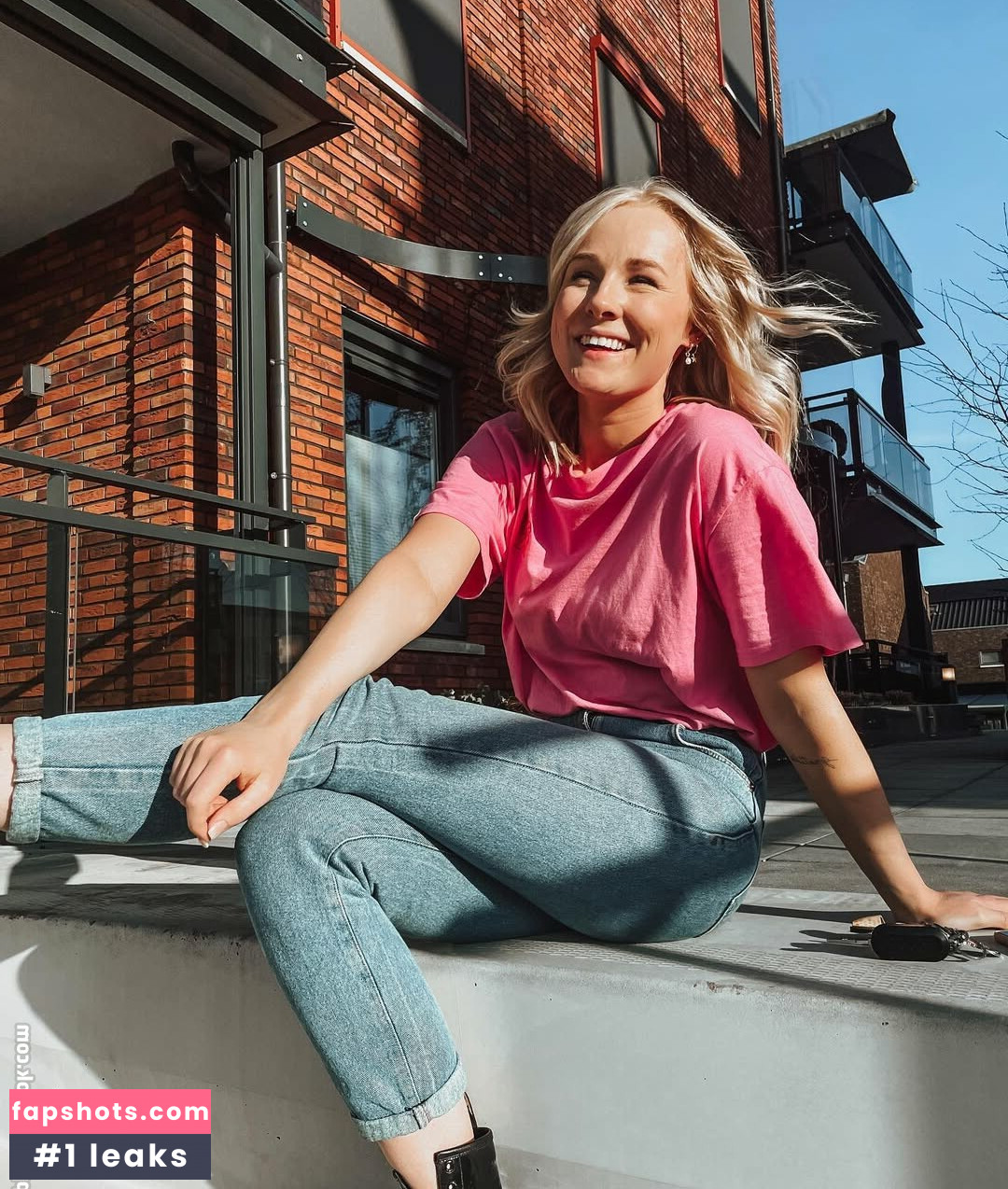 Nienke Helthuis gallery photo #10