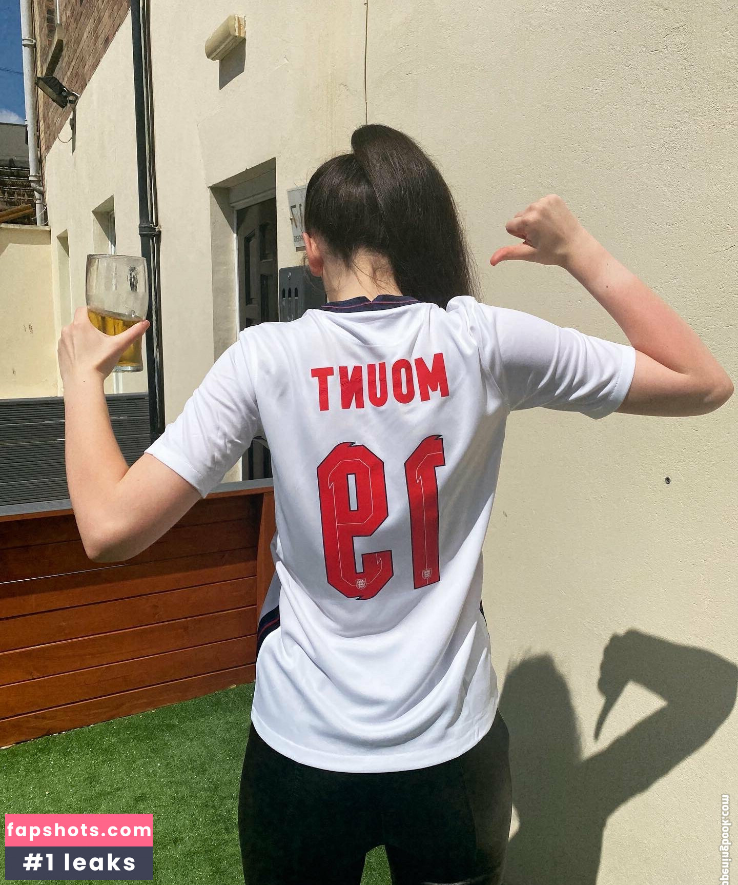 Nieve Petruzziello gallery photo #12