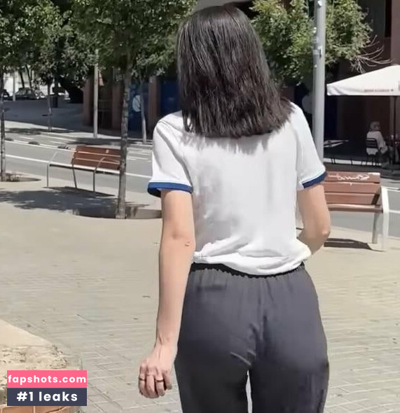 Nieve Petruzziello gallery photo #13