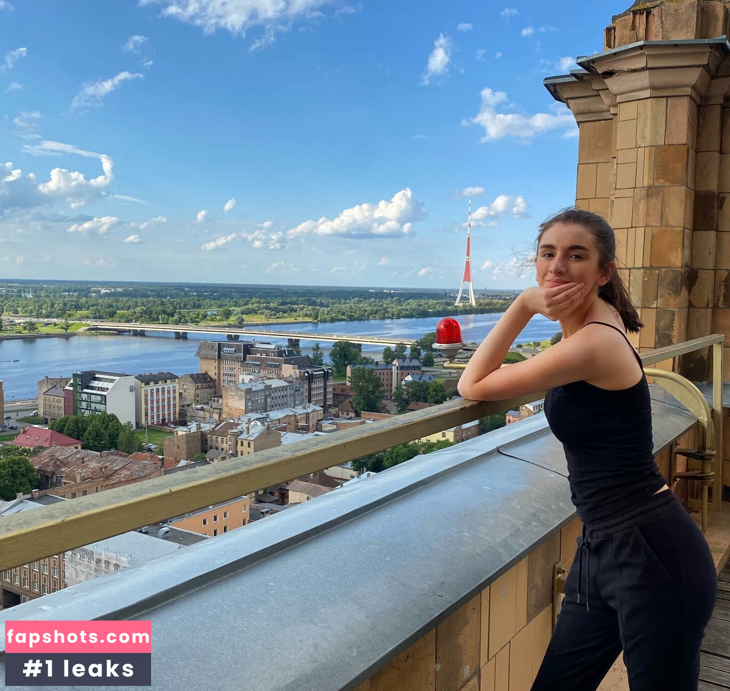 Nieve Petruzziello gallery photo #10