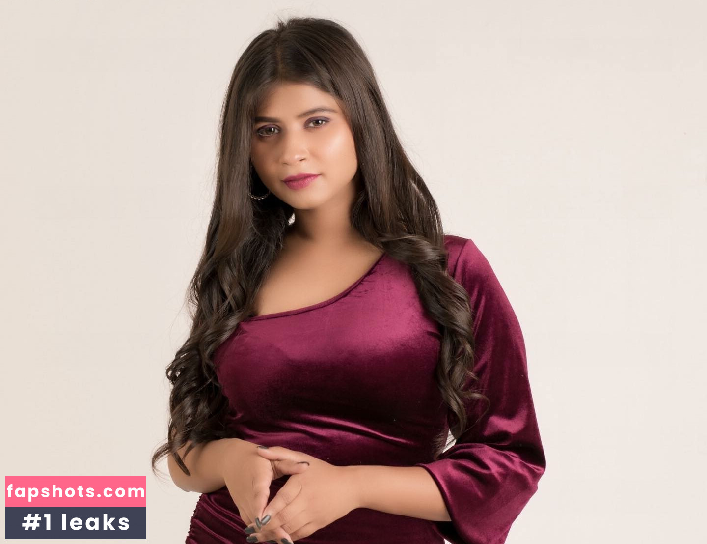 Niharika Sharma gallery photo #7