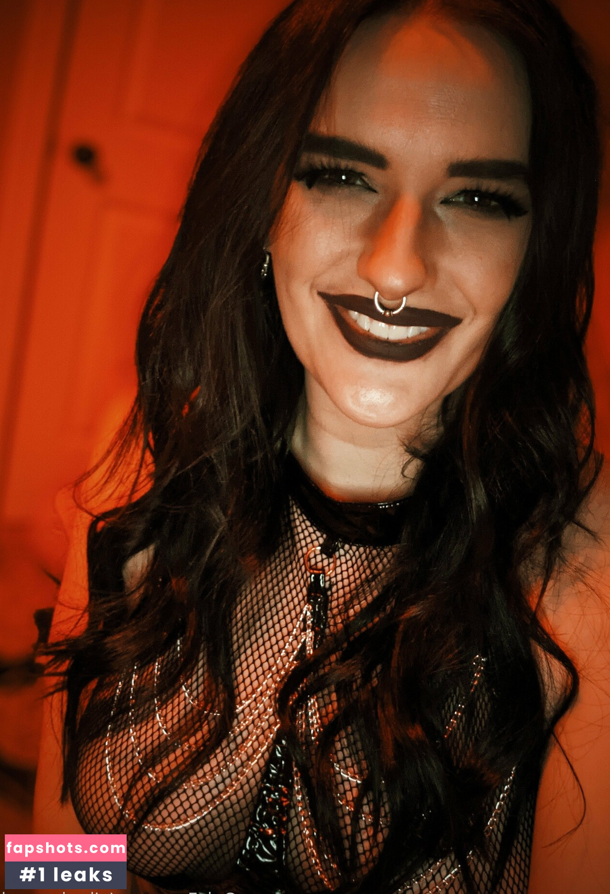 Nika Howard gallery photo #12