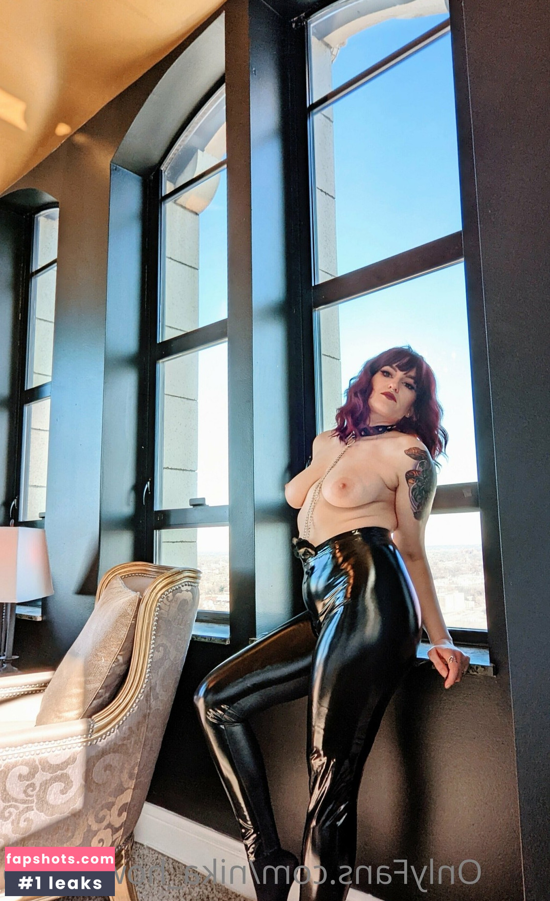 Nika Howard gallery photo #37