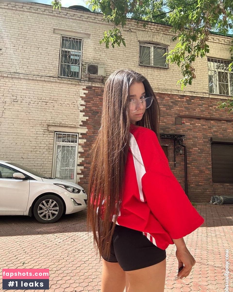 Nika Leytink gallery photo #2