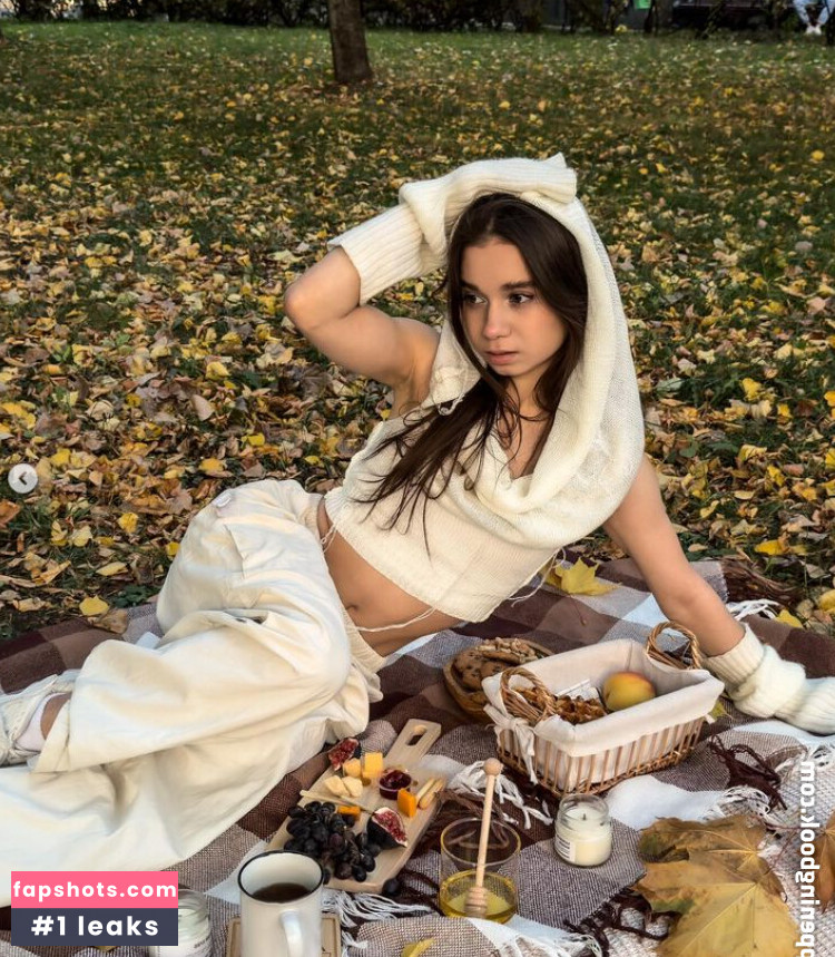 Nika Leytink gallery photo #9