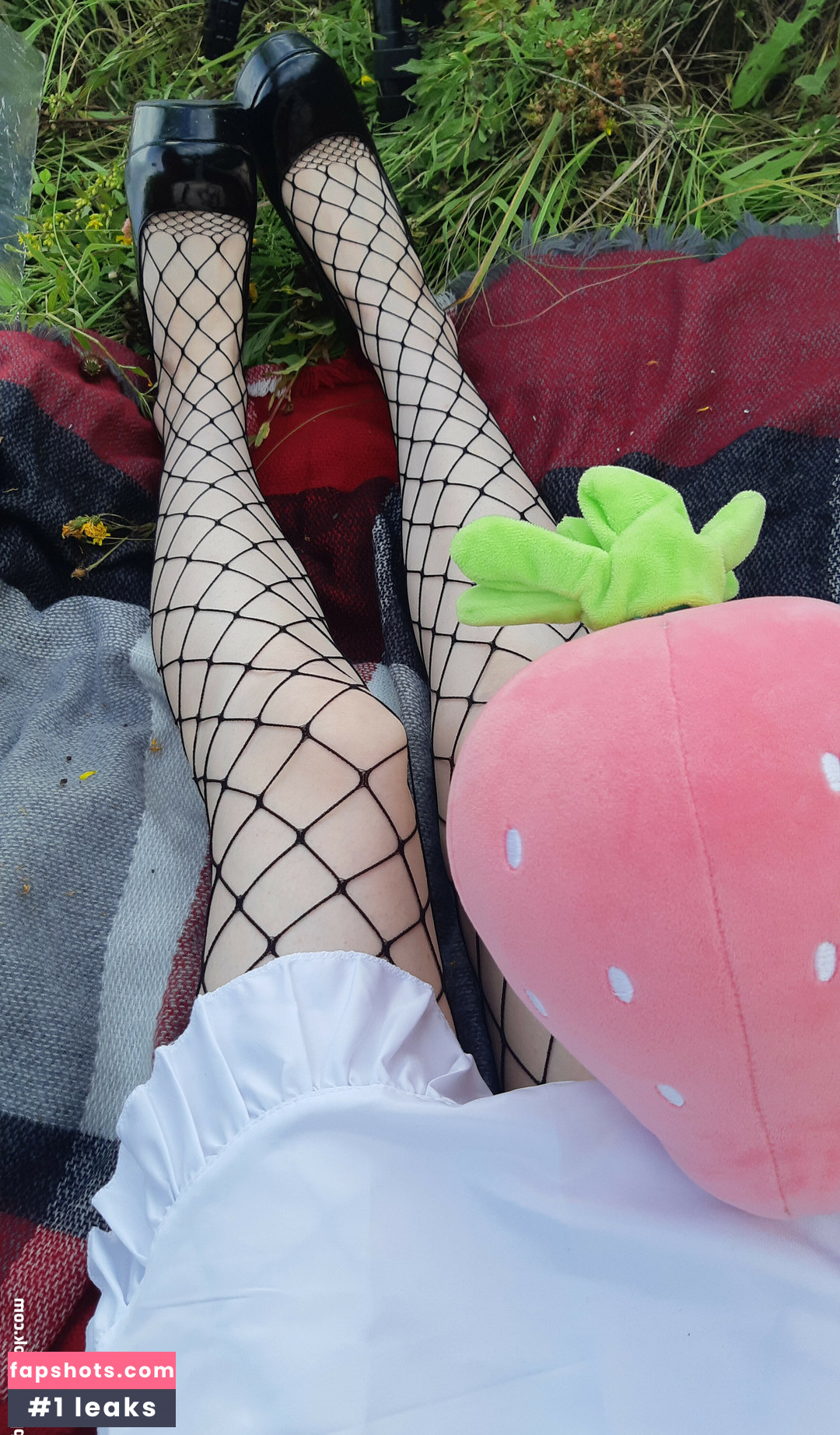 Nikalesnaya Nude Leaks OnlyFans Photos #2 - LeakJerk