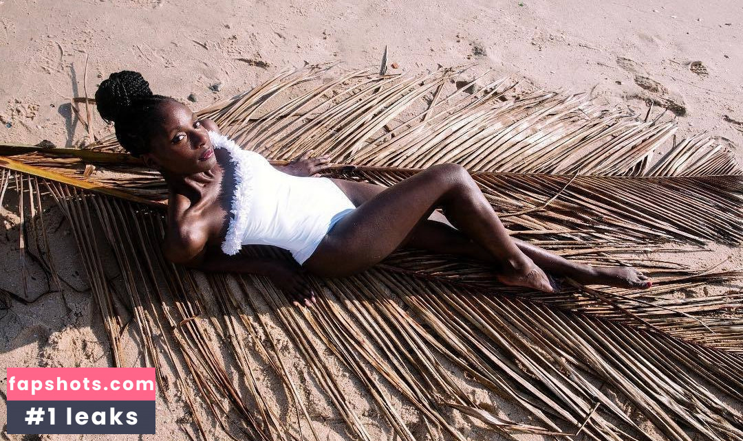 Nikeata Thompson gallery photo #4