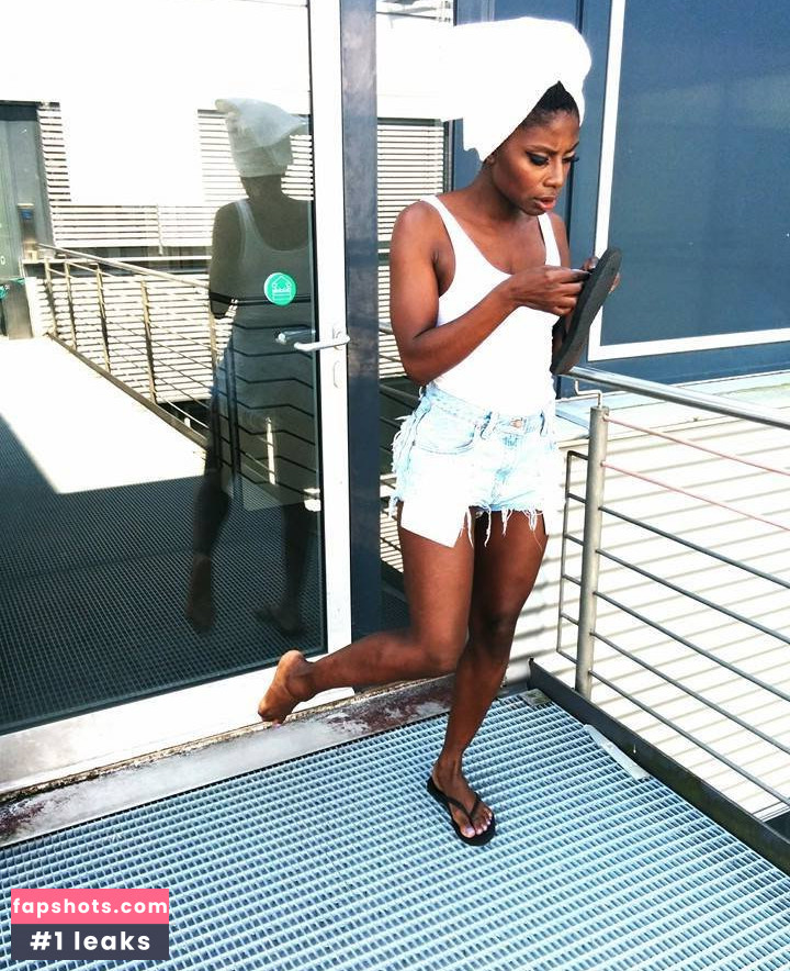 Nikeata Thompson gallery photo #8