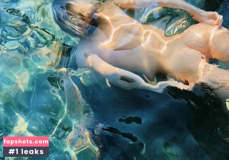 Niki Anson gallery photo #48