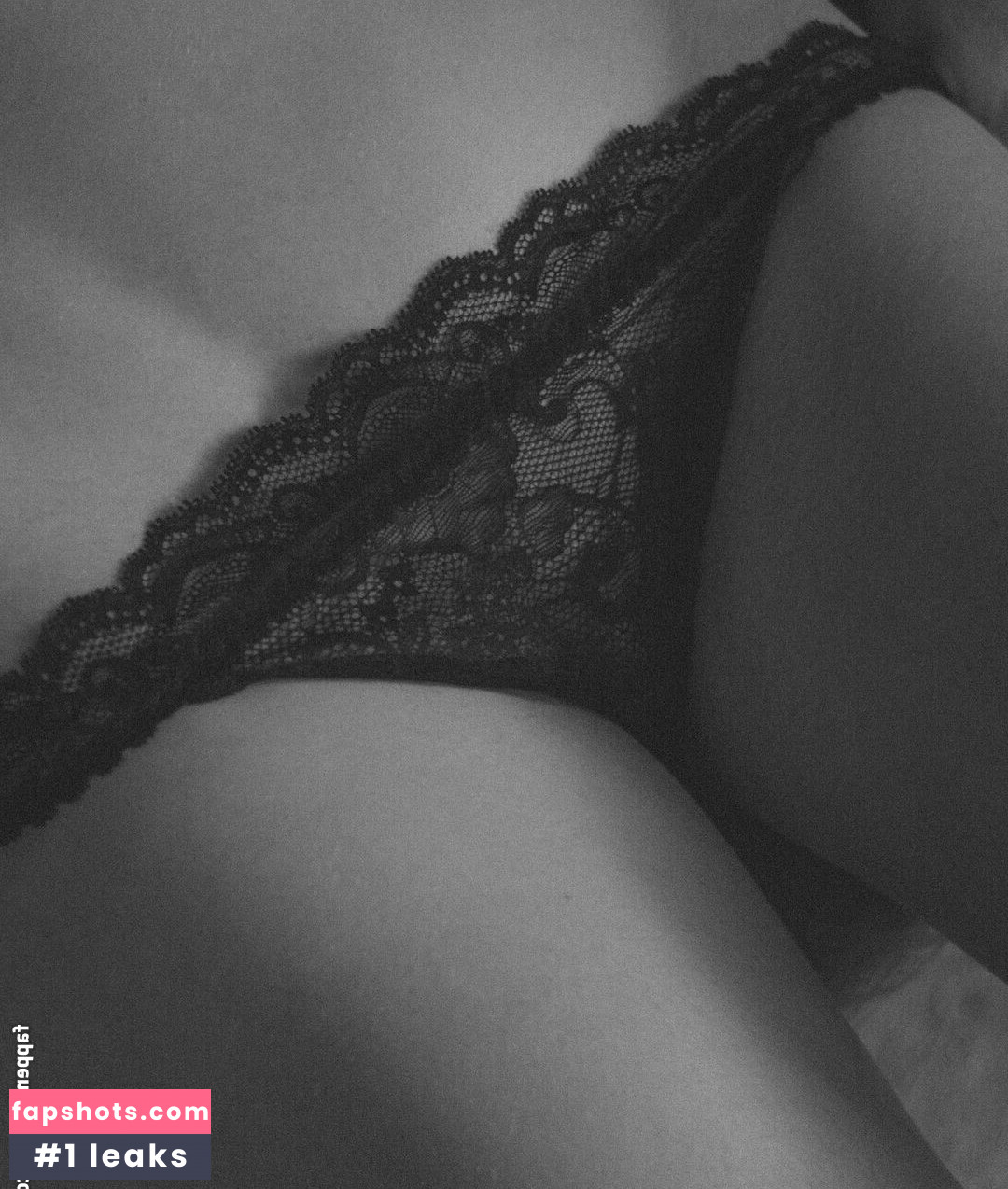 Niki Anson gallery photo #8