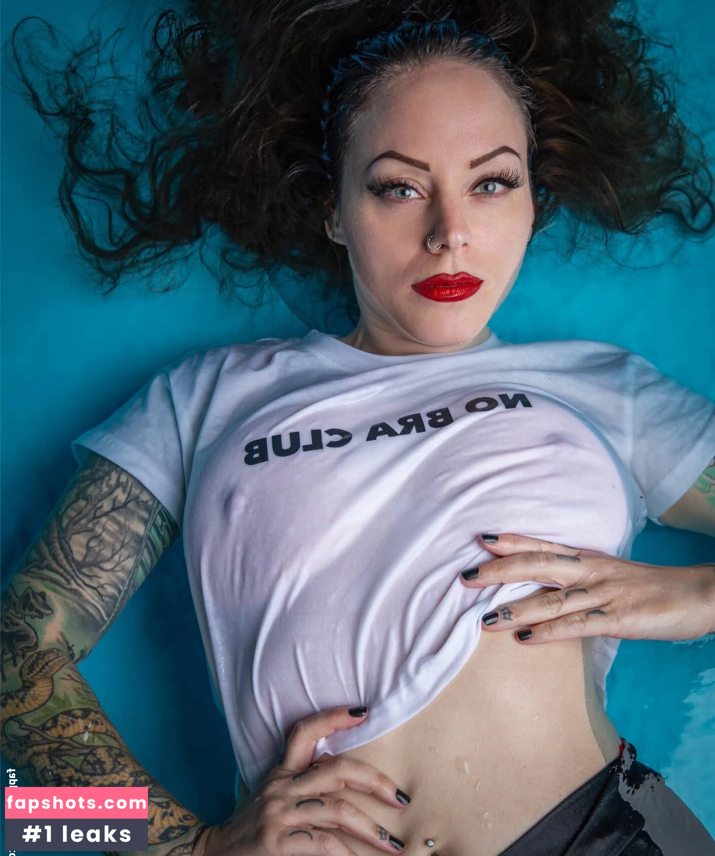 Niki Dysnomia gallery photo #2