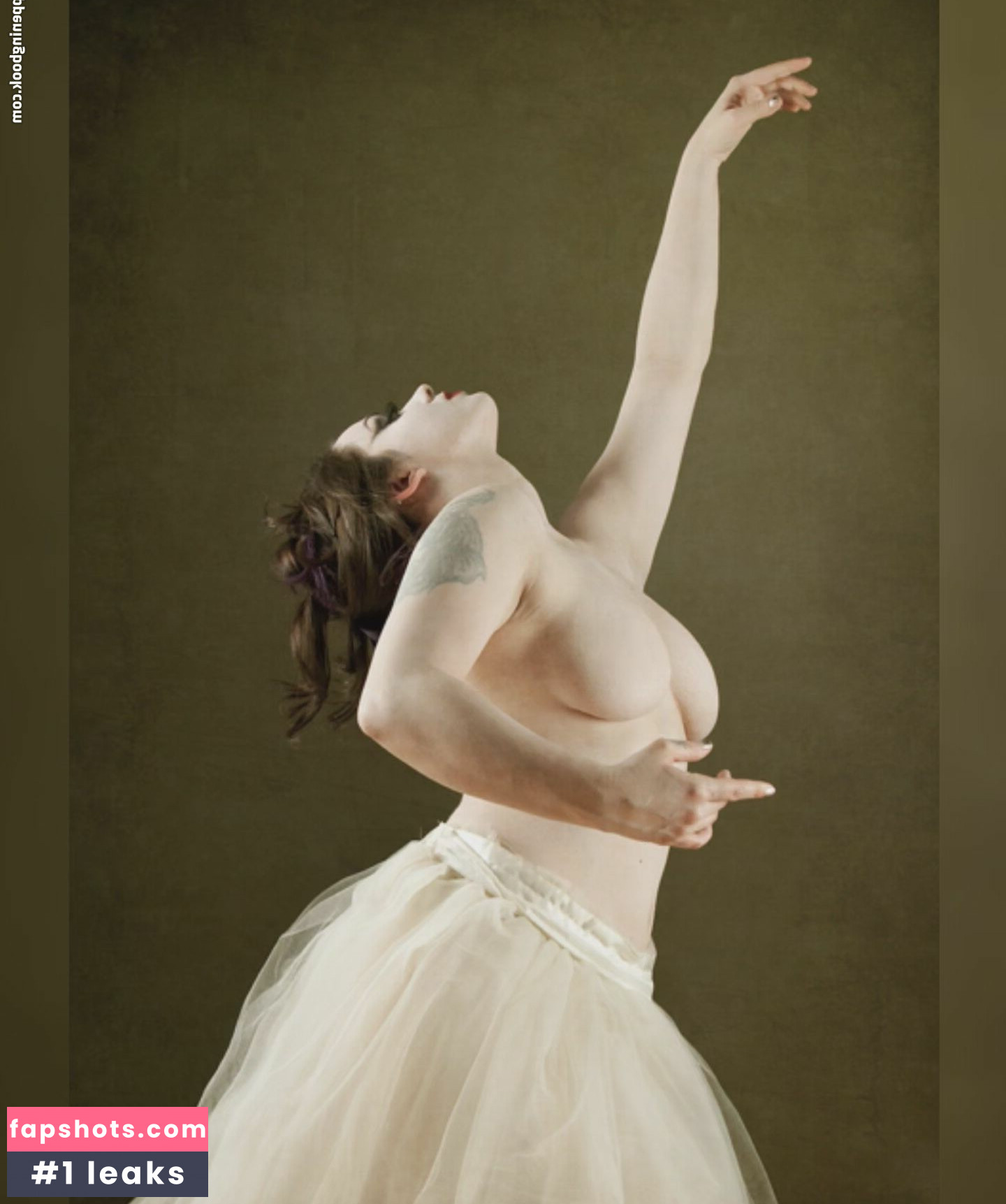 Niki Dysnomia gallery photo #7