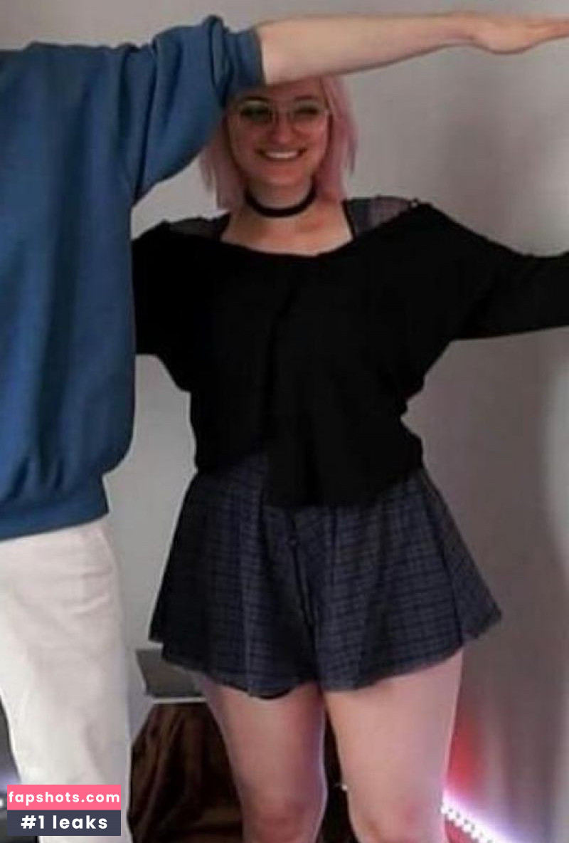 Niki Nihachu gallery photo #18