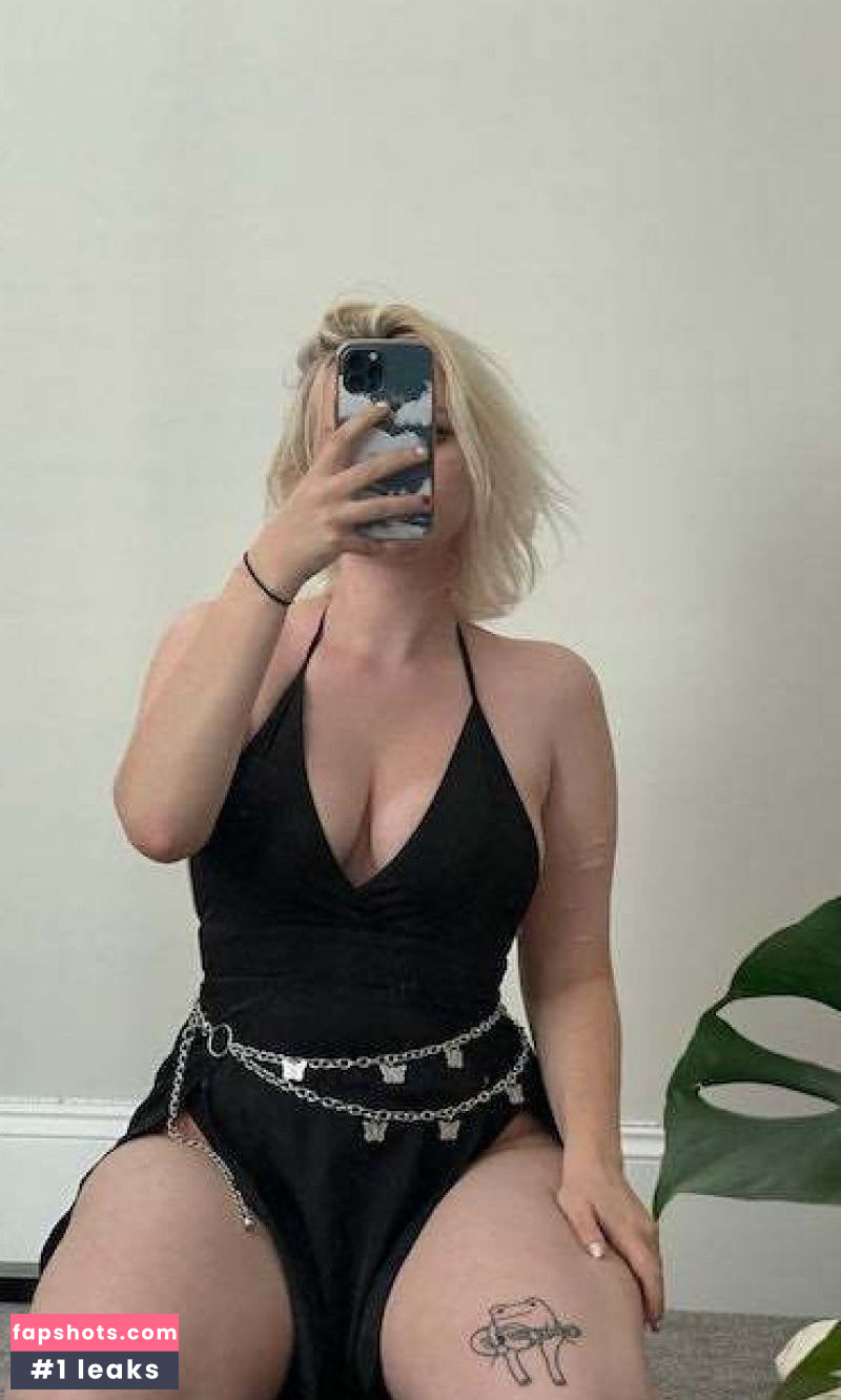 Niki Nihachu gallery photo #25