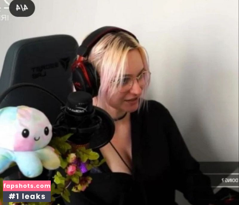 Niki Nihachu gallery photo #5