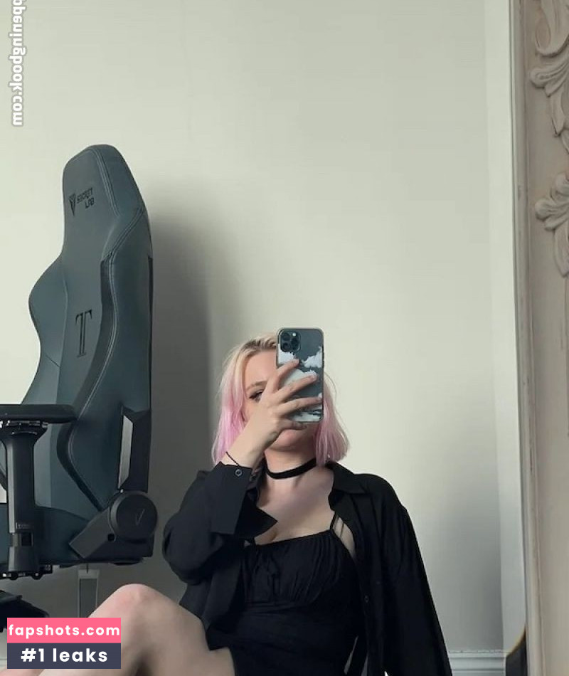 Niki Nihachu gallery photo #9