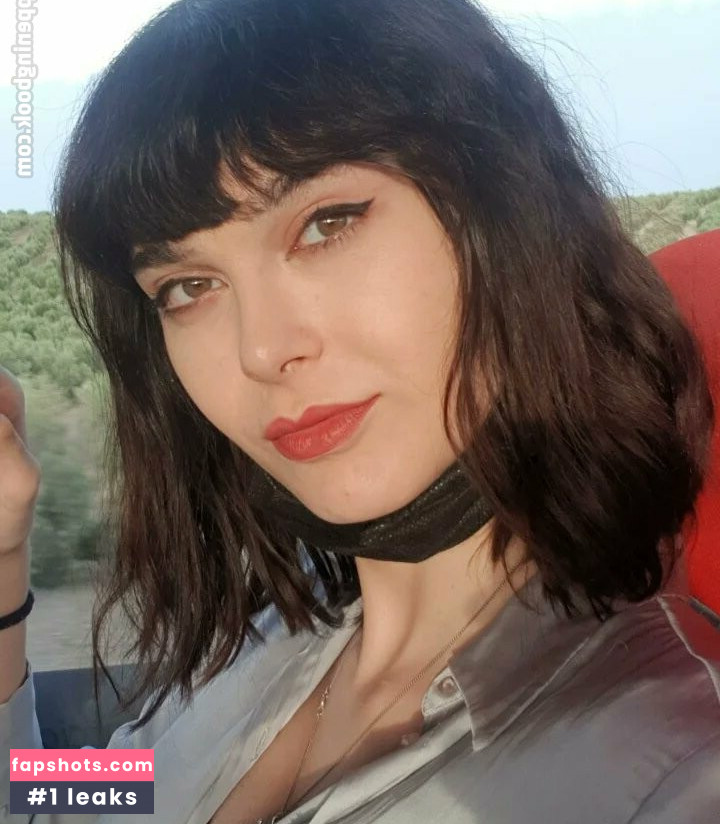 Niki Zmf gallery photo #6