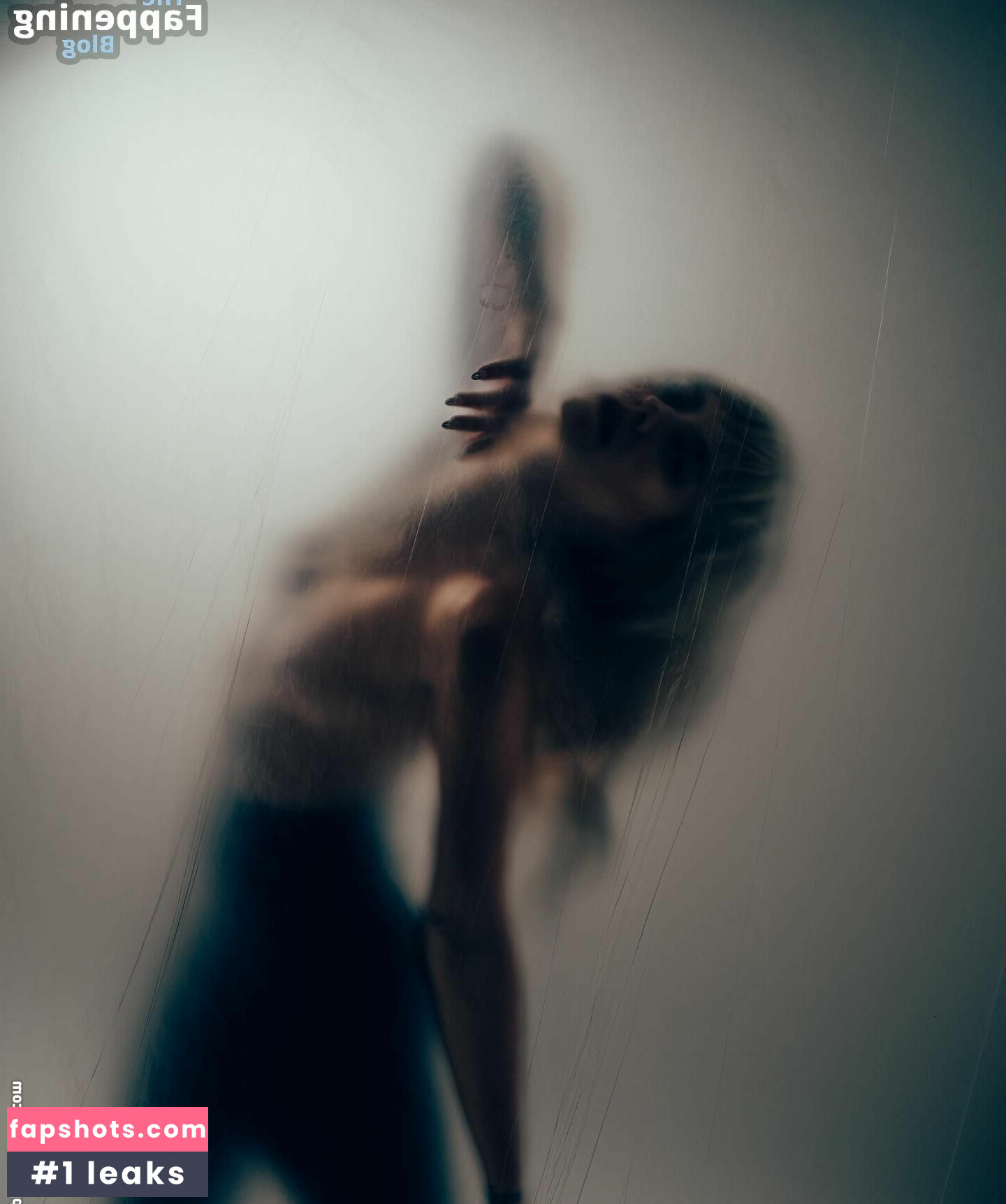 Nikia Lee gallery photo #3