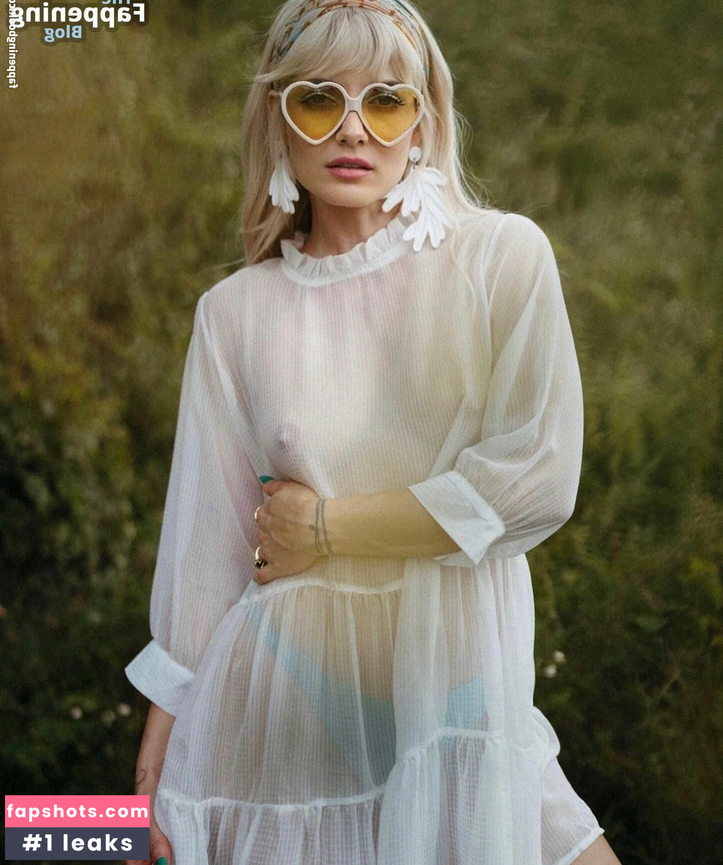 Nikia Lee gallery photo #9