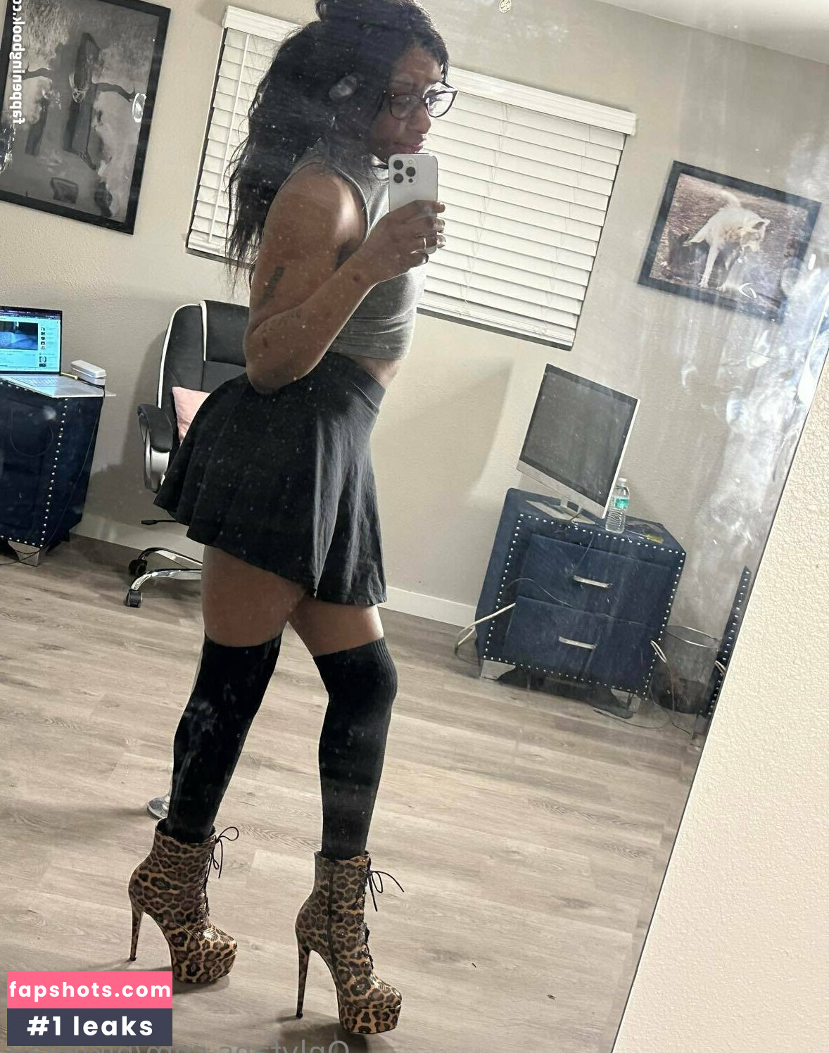 nikii_play nude babe gallery