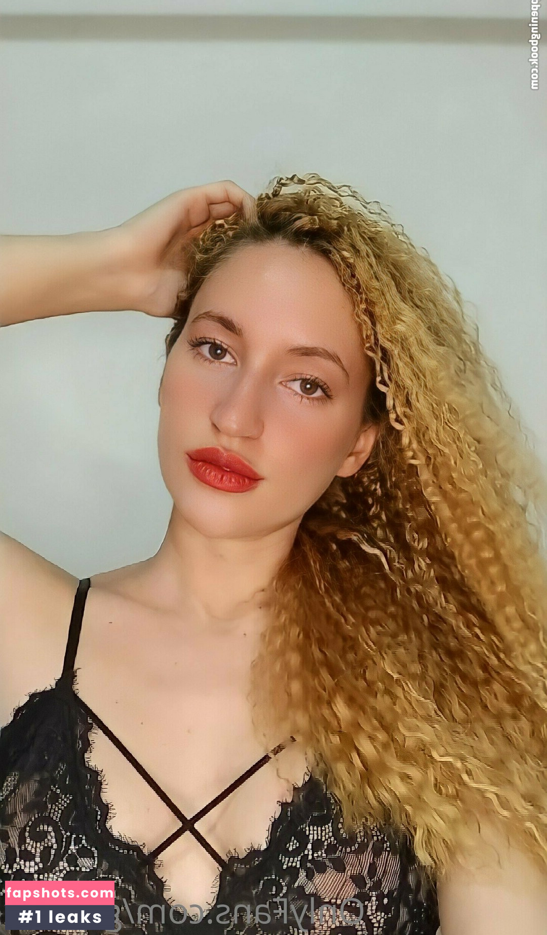 nikiifox gallery photo #3