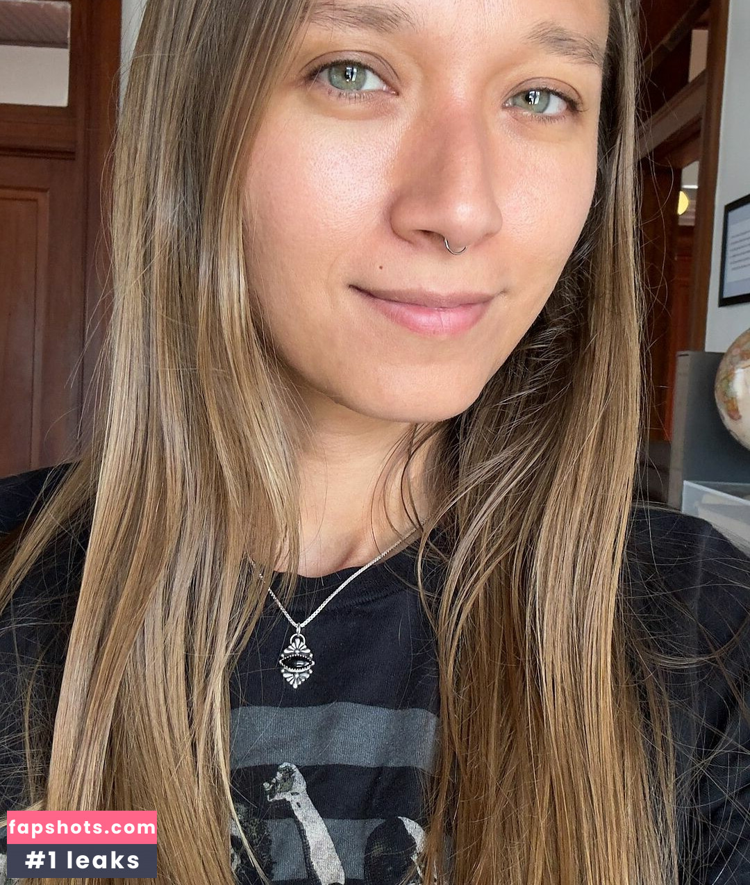 Nikita Crump gallery photo #9