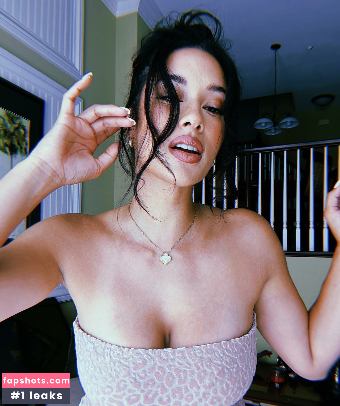 Nikki Blades gallery photo #9