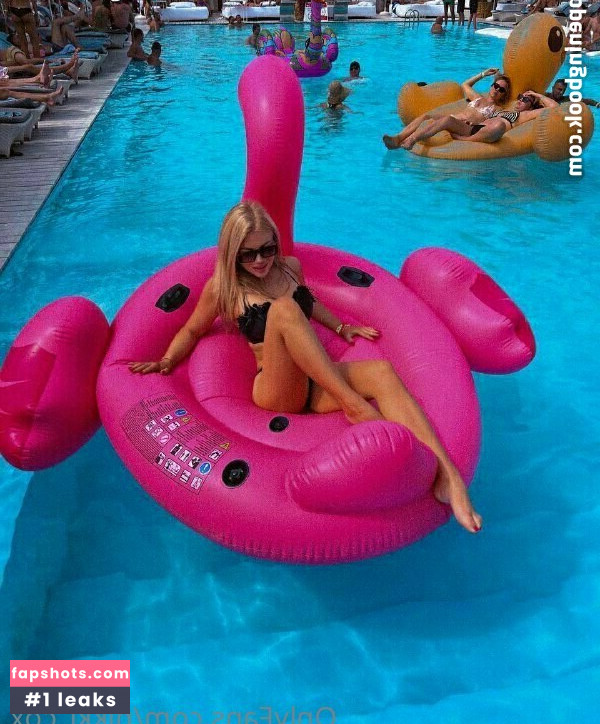 Nikki Cox gallery photo #9