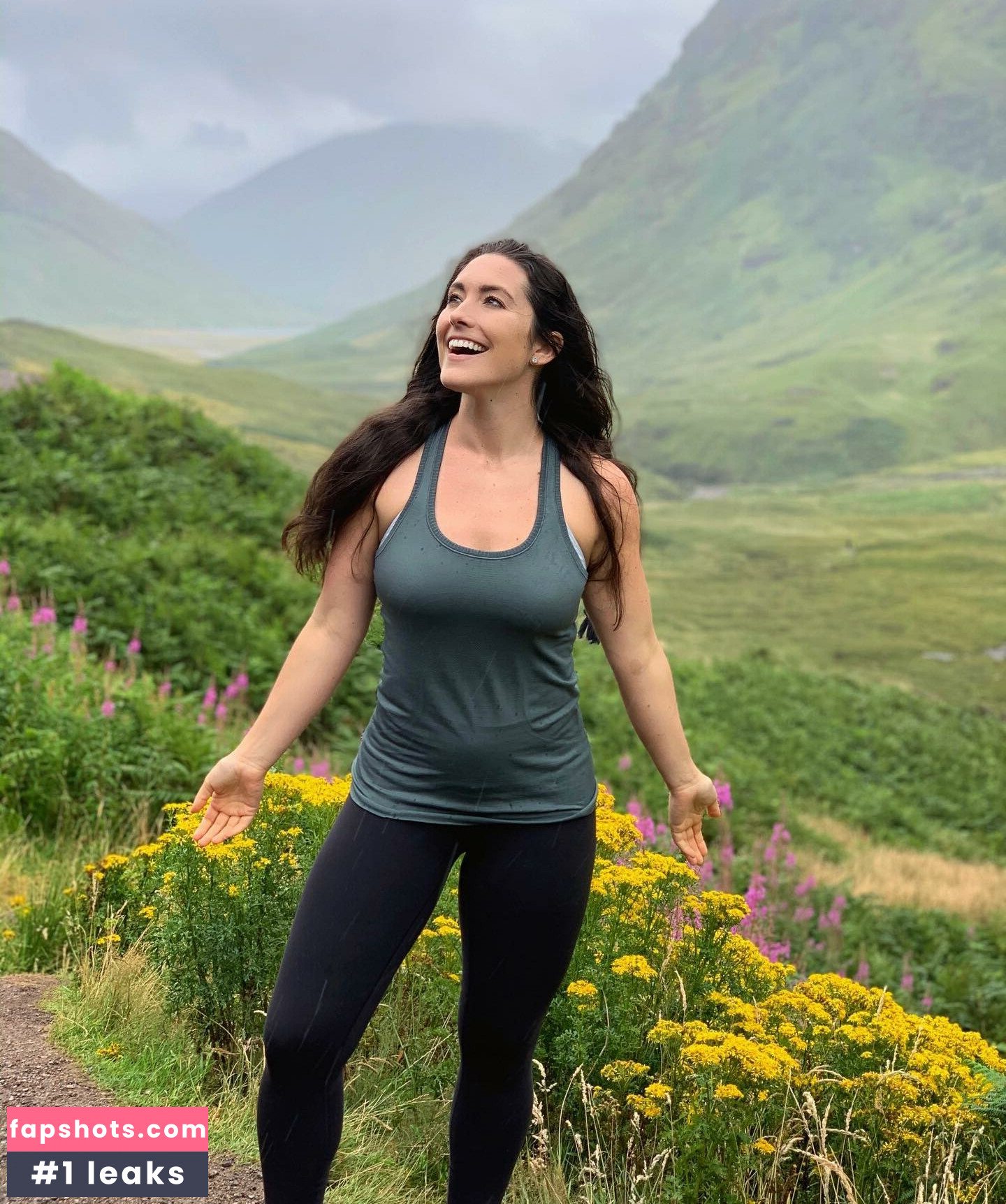 Nikki Delventhal gallery photo #18