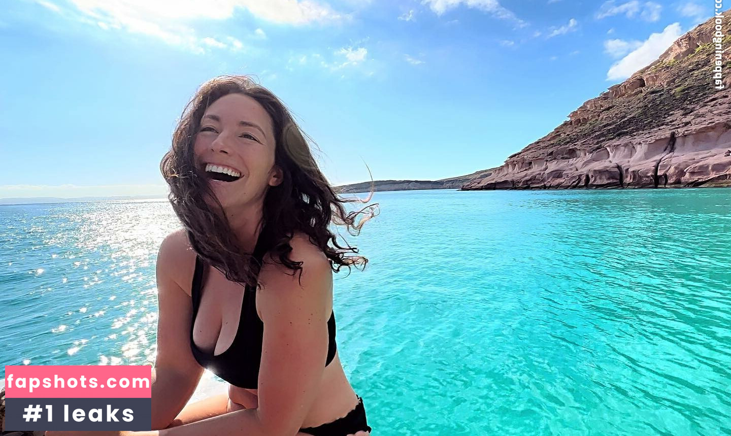 Nikki Delventhal gallery photo #4