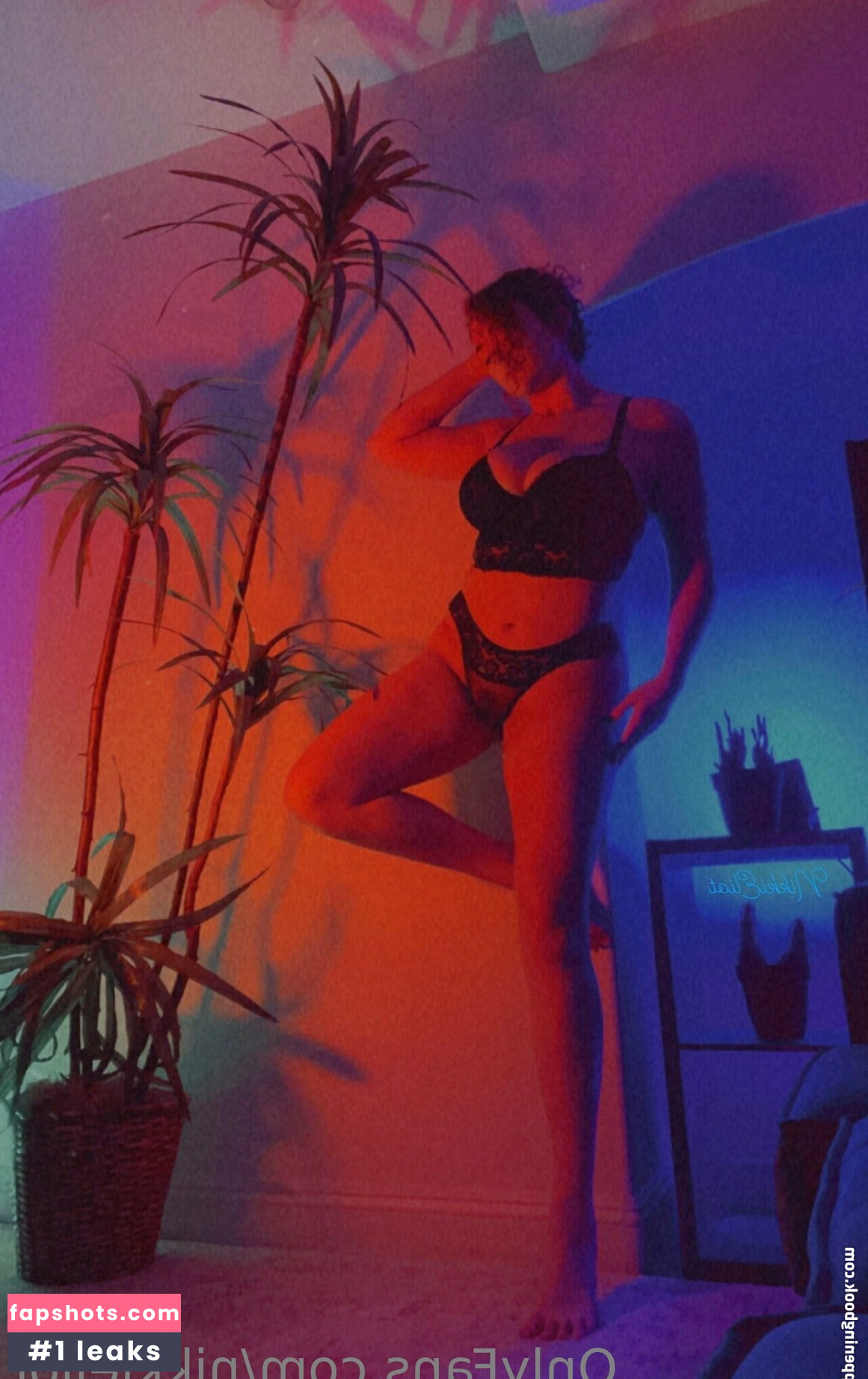 Nikki Eliot gallery photo #111