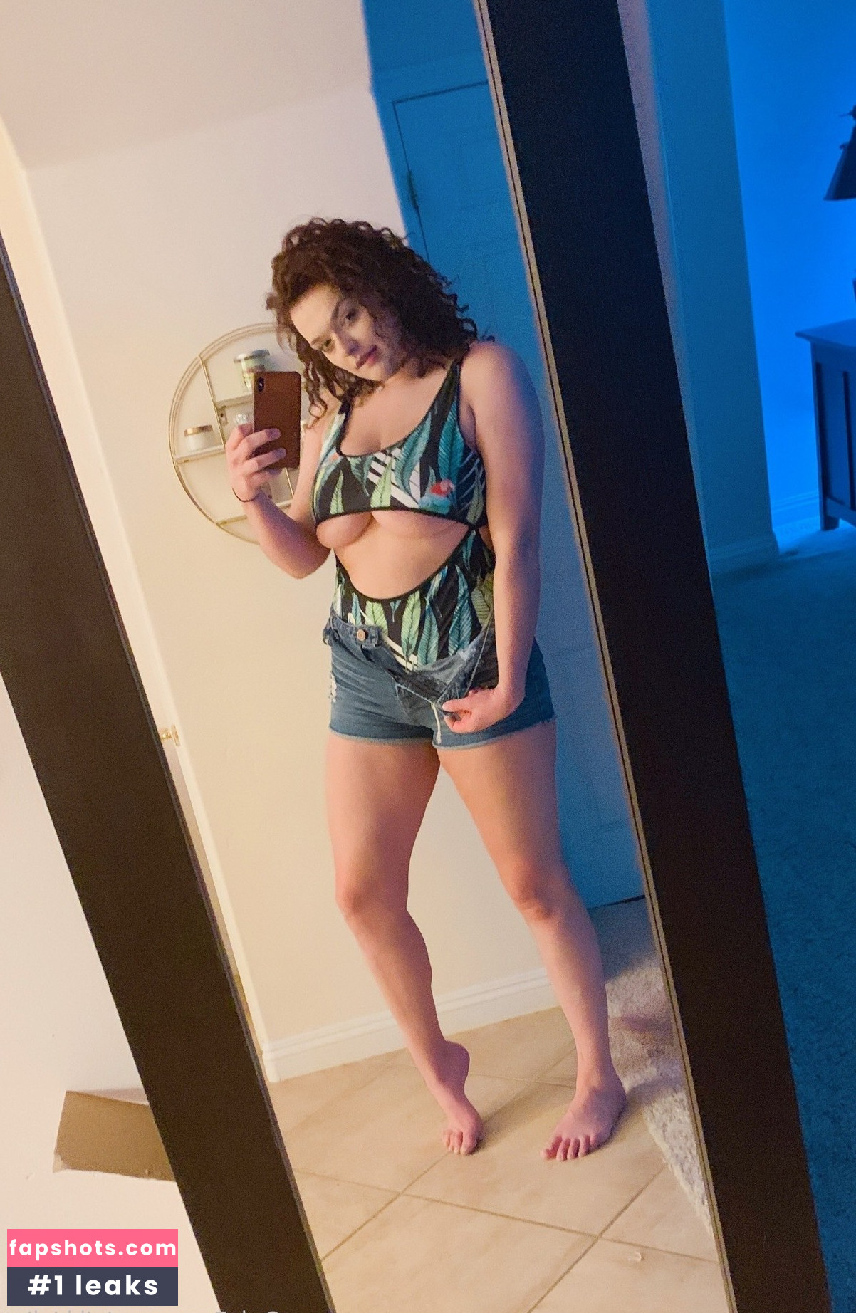 Nikki Eliot gallery photo #243