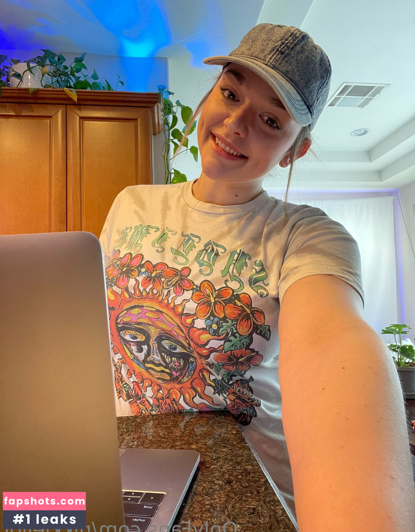 Nikki Eliot gallery photo #91