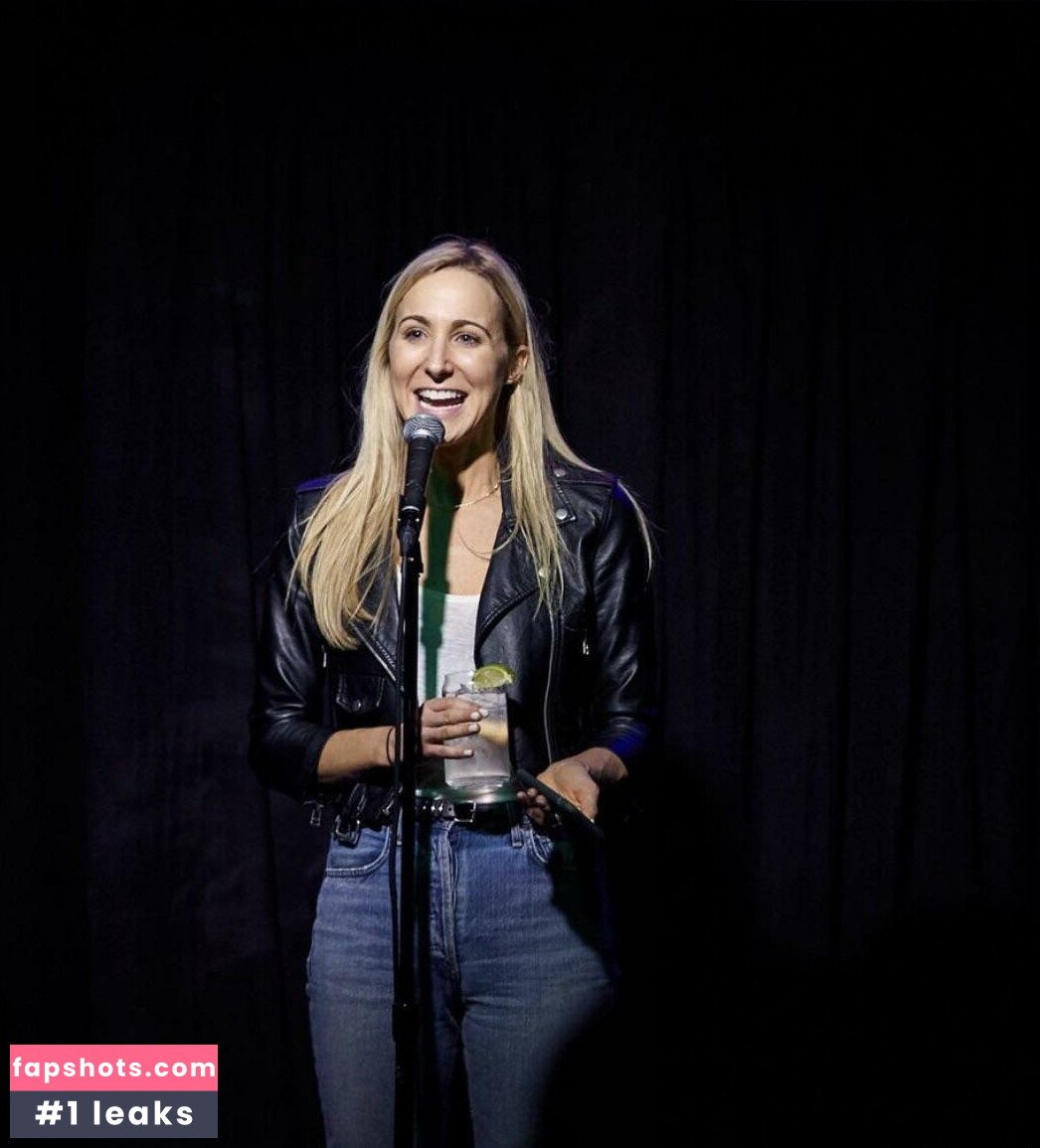 Nikki Glaser gallery photo #105