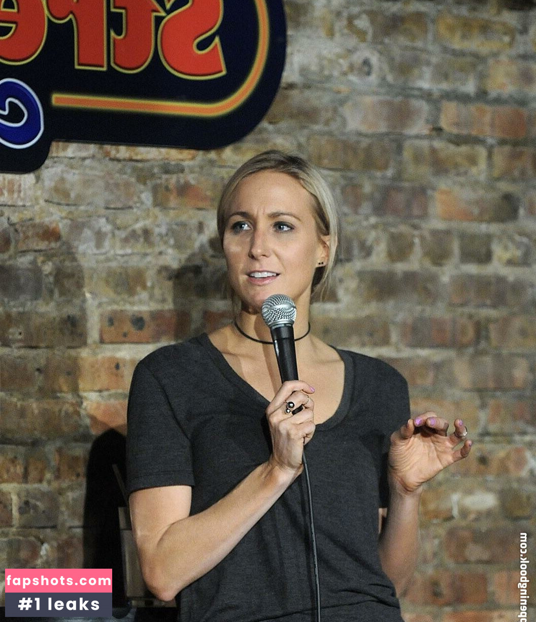 Nikki Glaser gallery photo #107