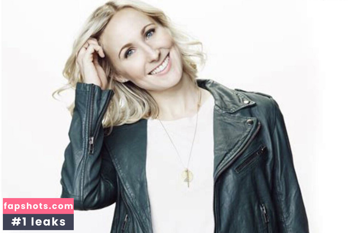 Nikki Glaser gallery photo #123