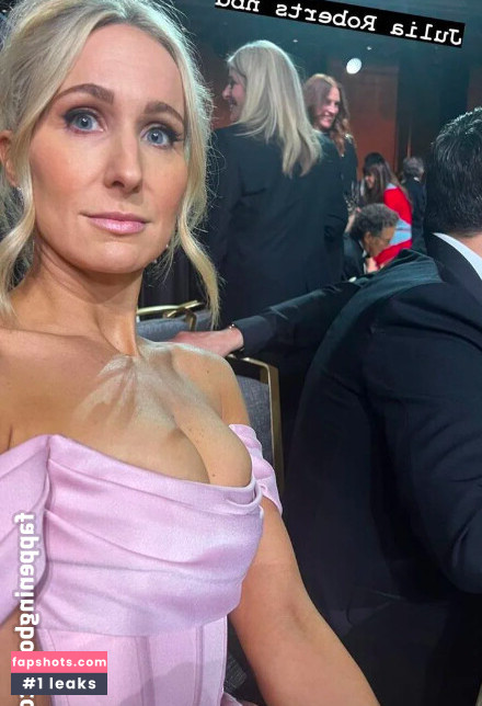 Nikki Glaser gallery photo #154