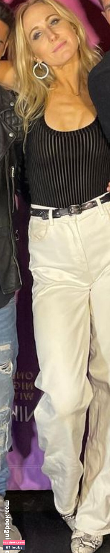 Nikki Glaser gallery photo #174