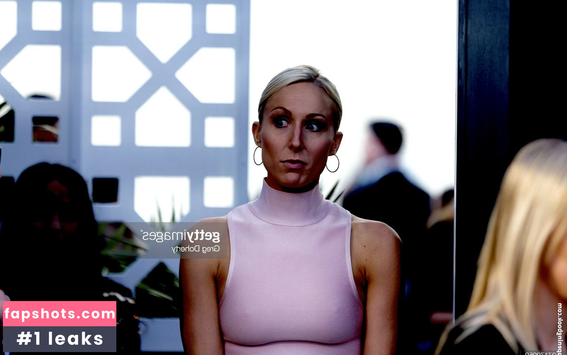 Nikki Glaser gallery photo #180