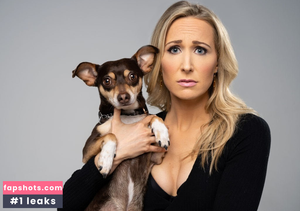 Nikki Glaser gallery photo #185