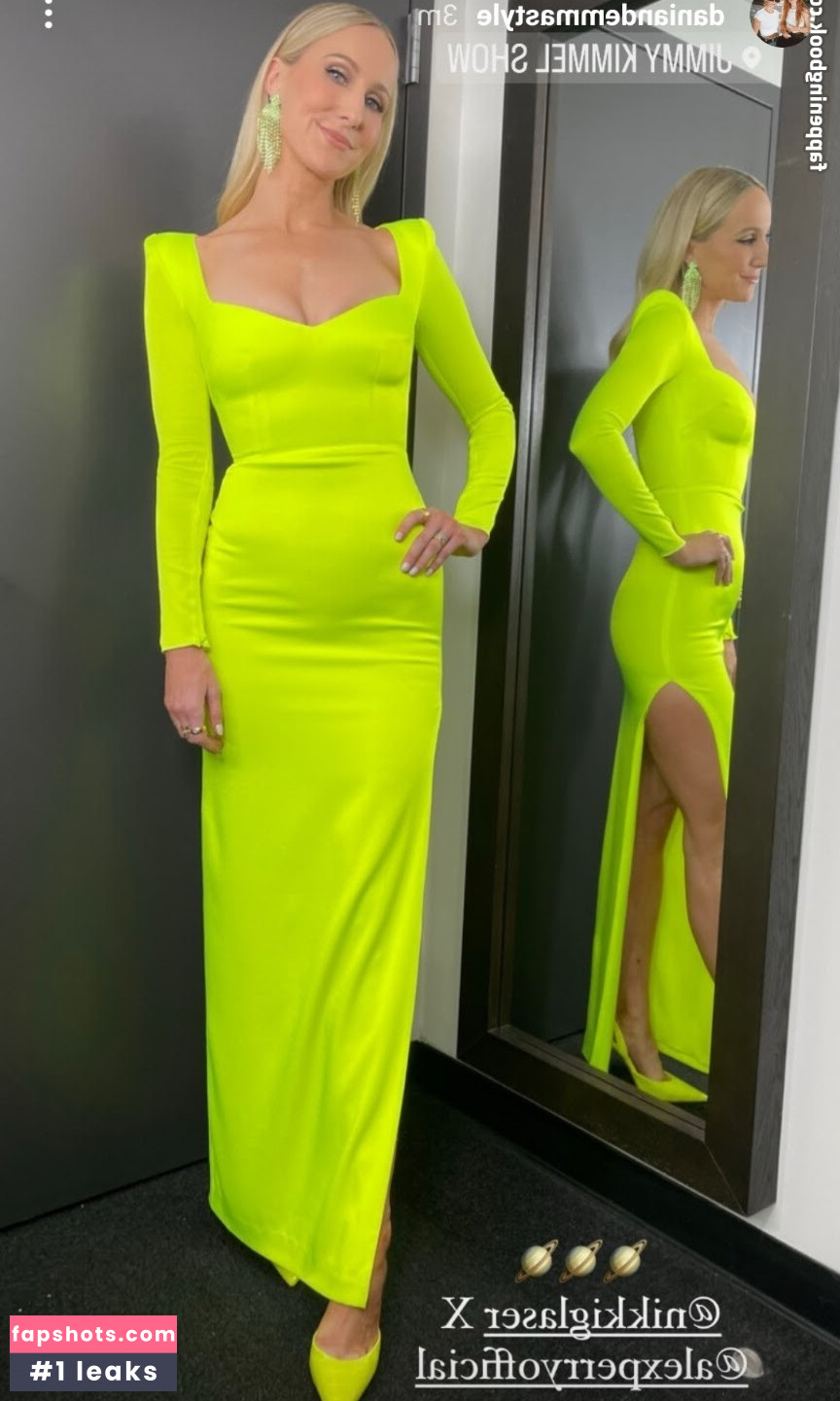 Nikki Glaser gallery photo #189