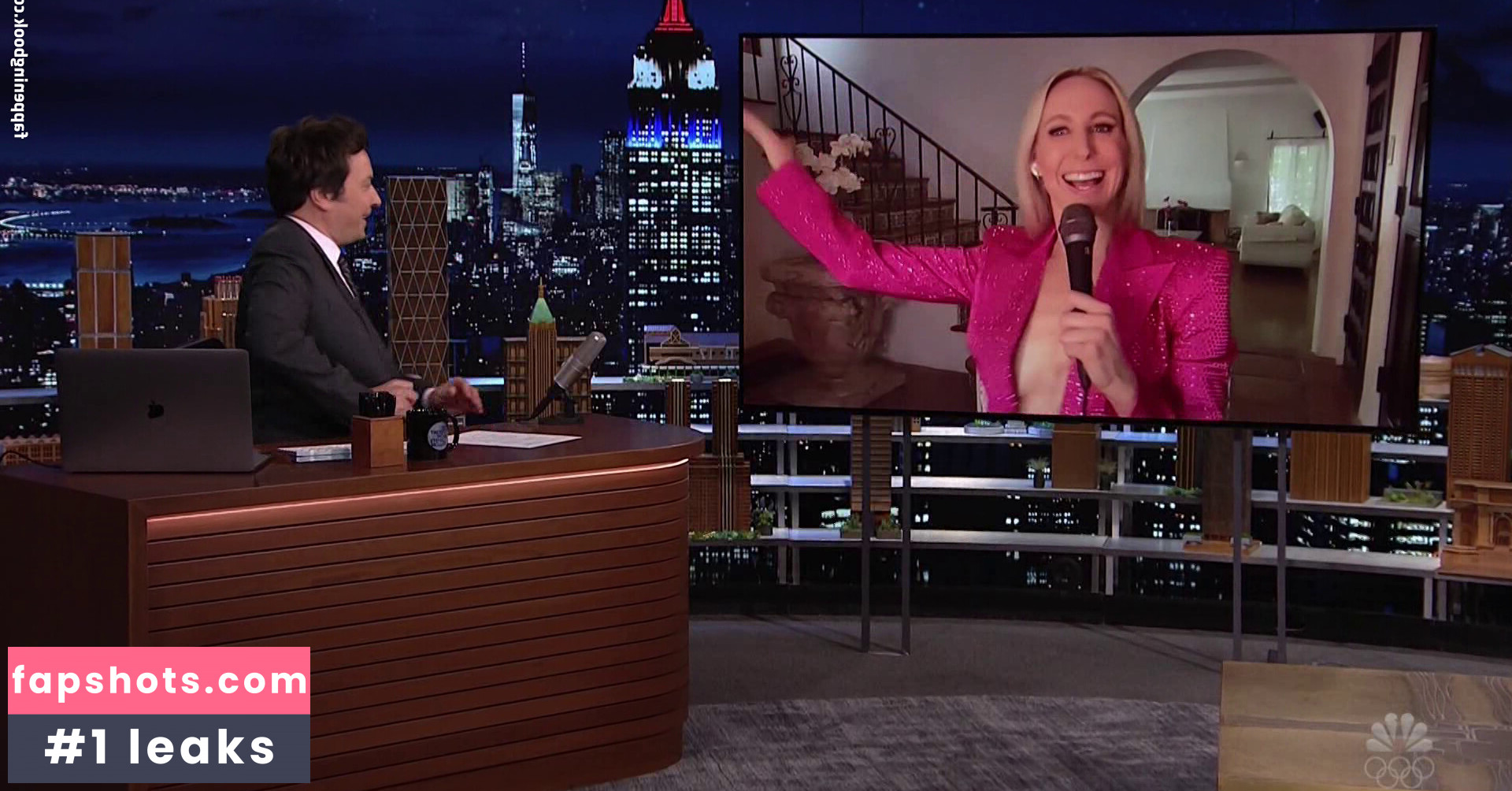 Nikki Glaser gallery photo #26