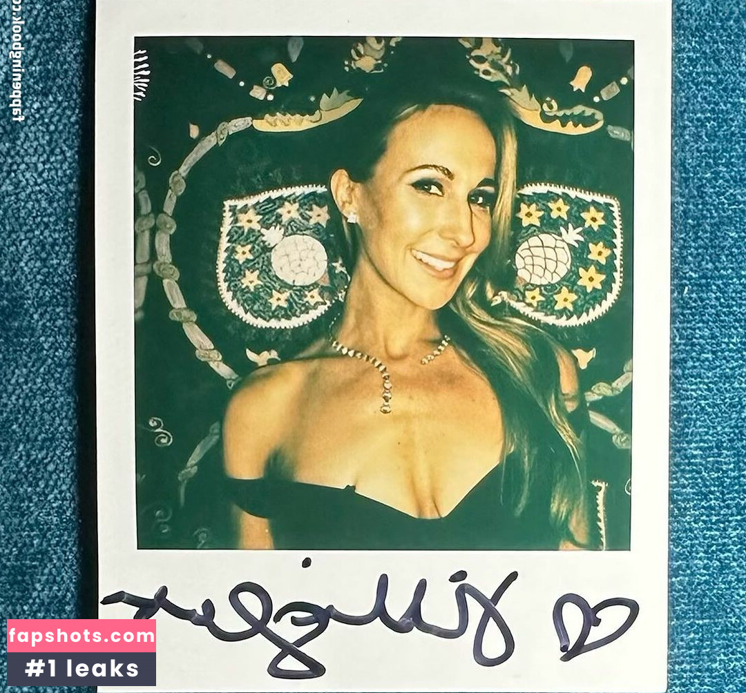 Nikki Glaser gallery photo #41