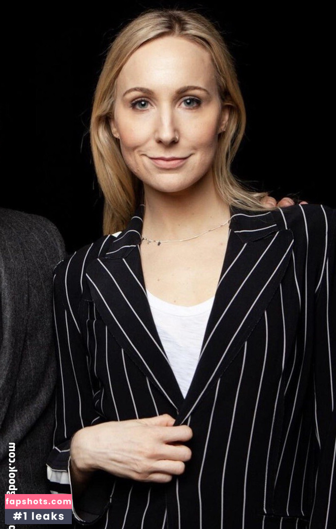 Nikki Glaser gallery photo #84