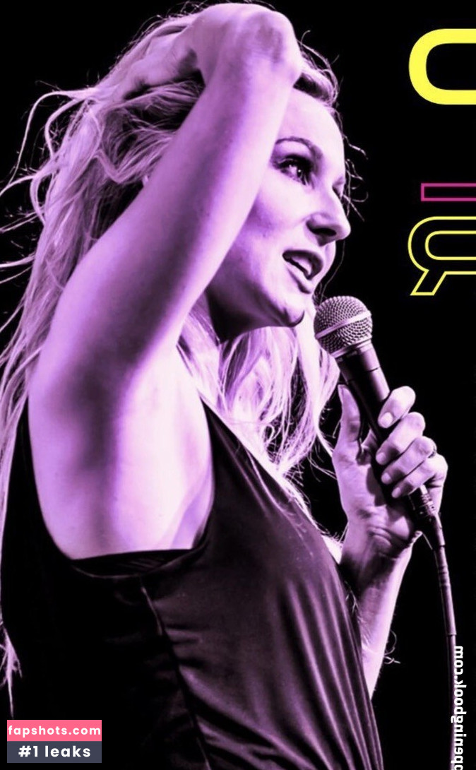 Nikki Glaser gallery photo #86