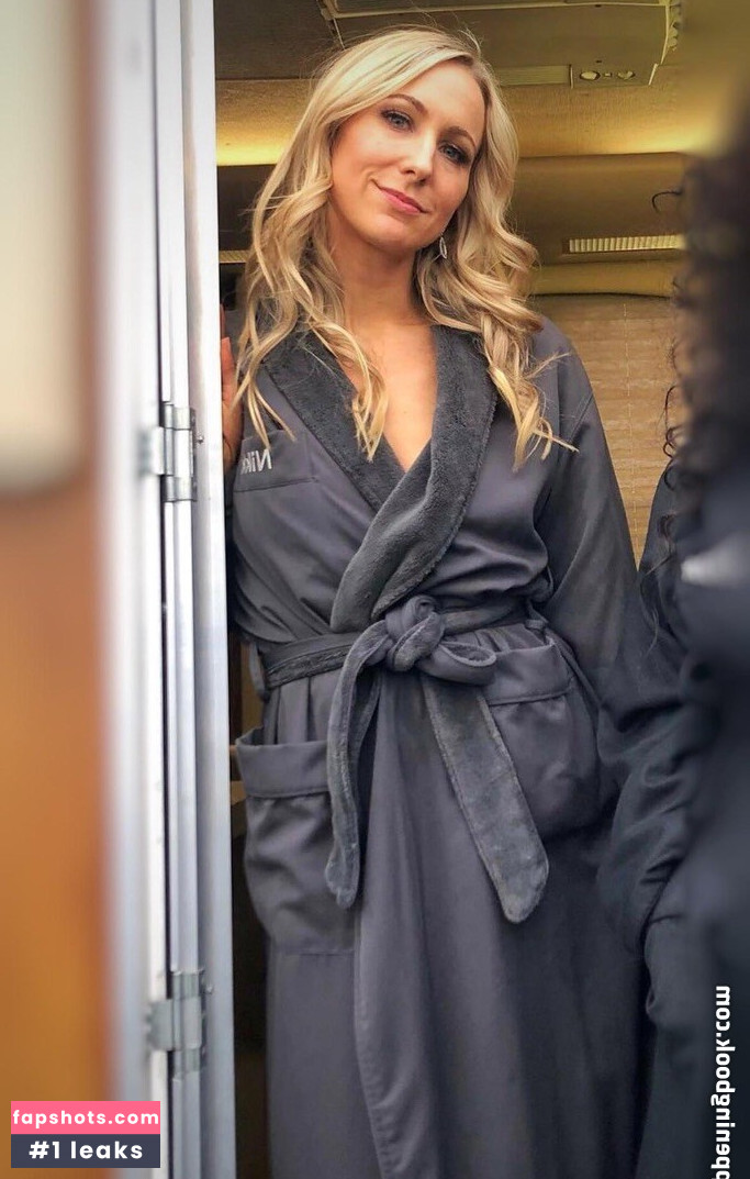 Nikki Glaser gallery photo #87