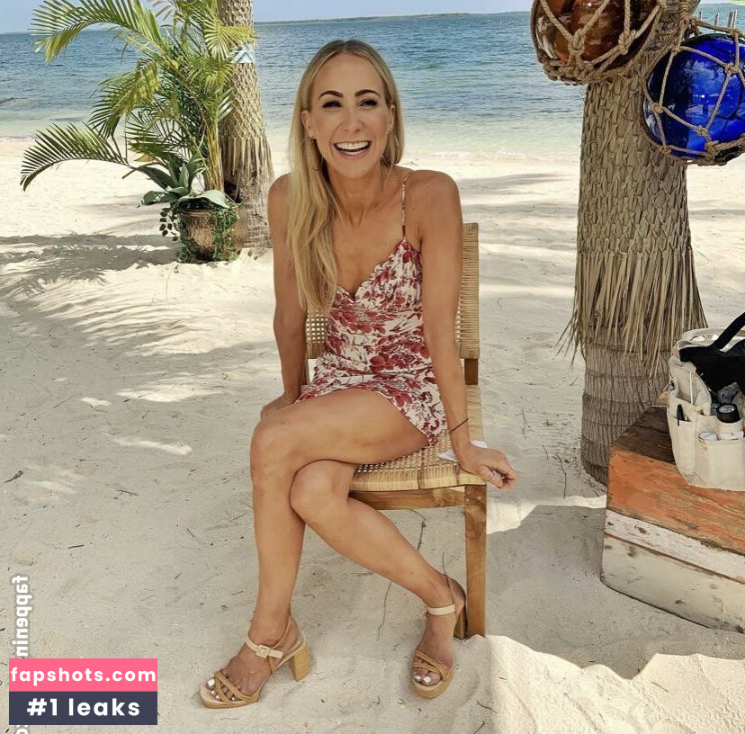 Nikki Glaser gallery photo #93