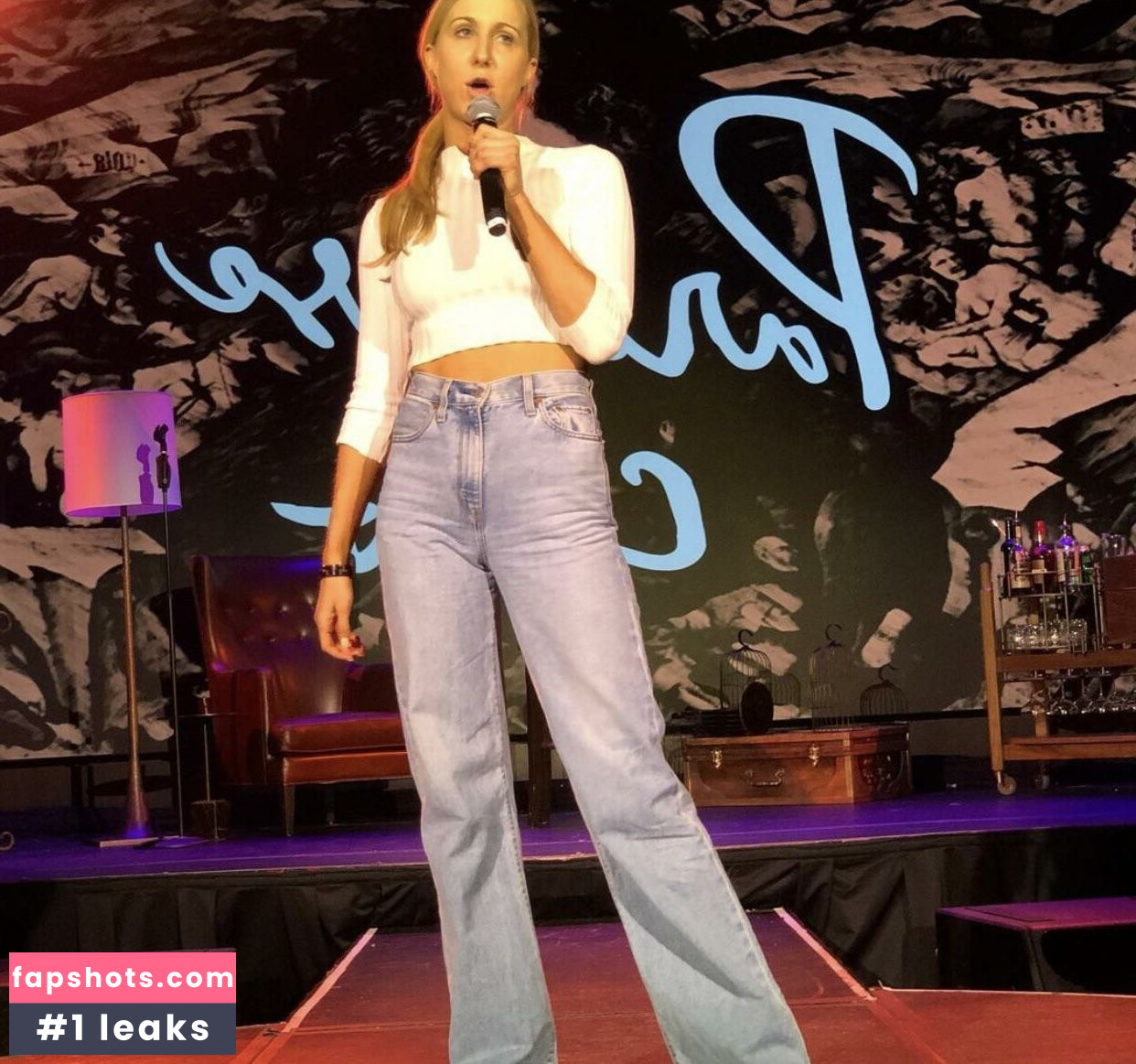 Nikki Glaser gallery photo #100