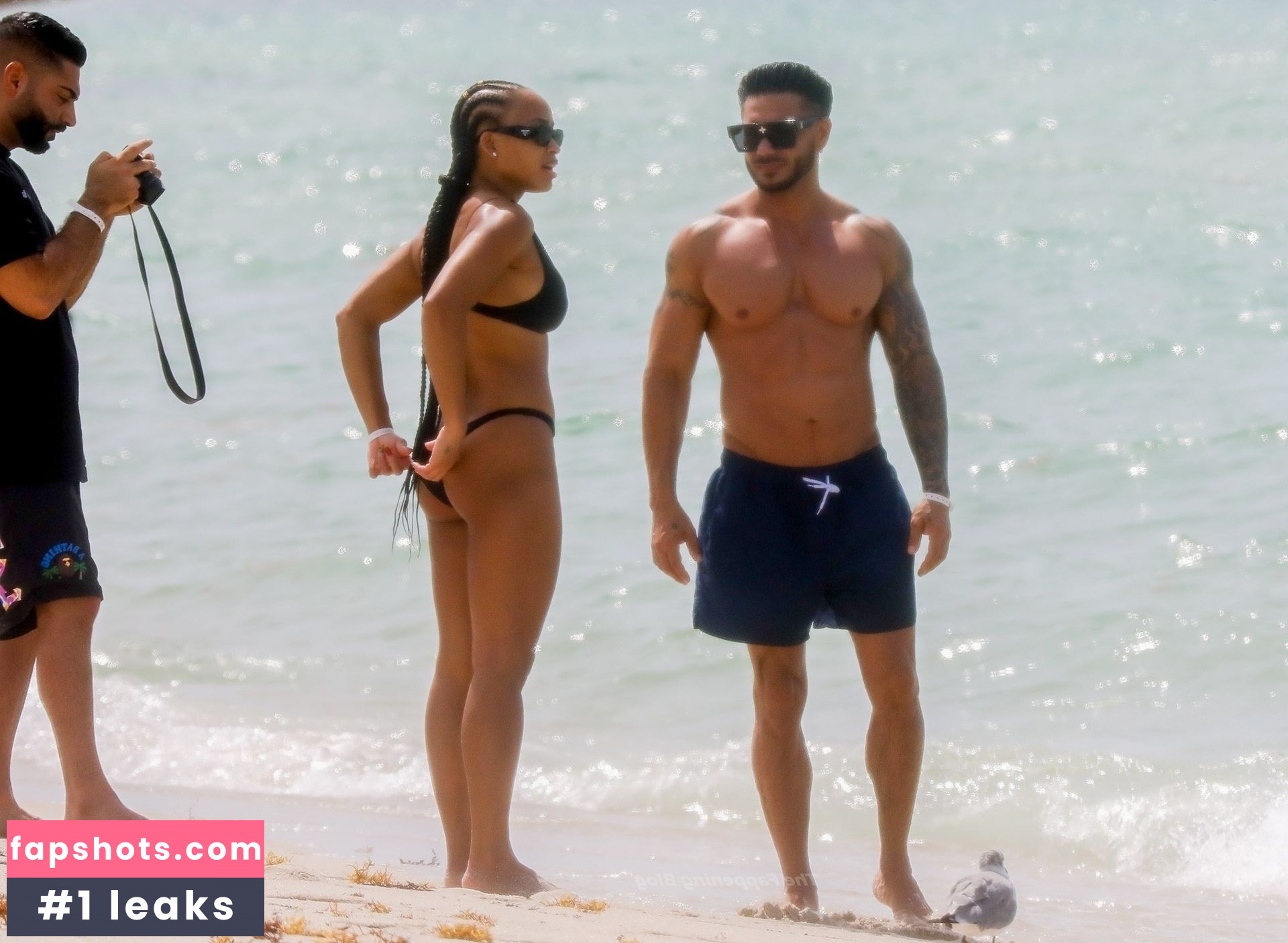 Nikki Hall gallery photo #11